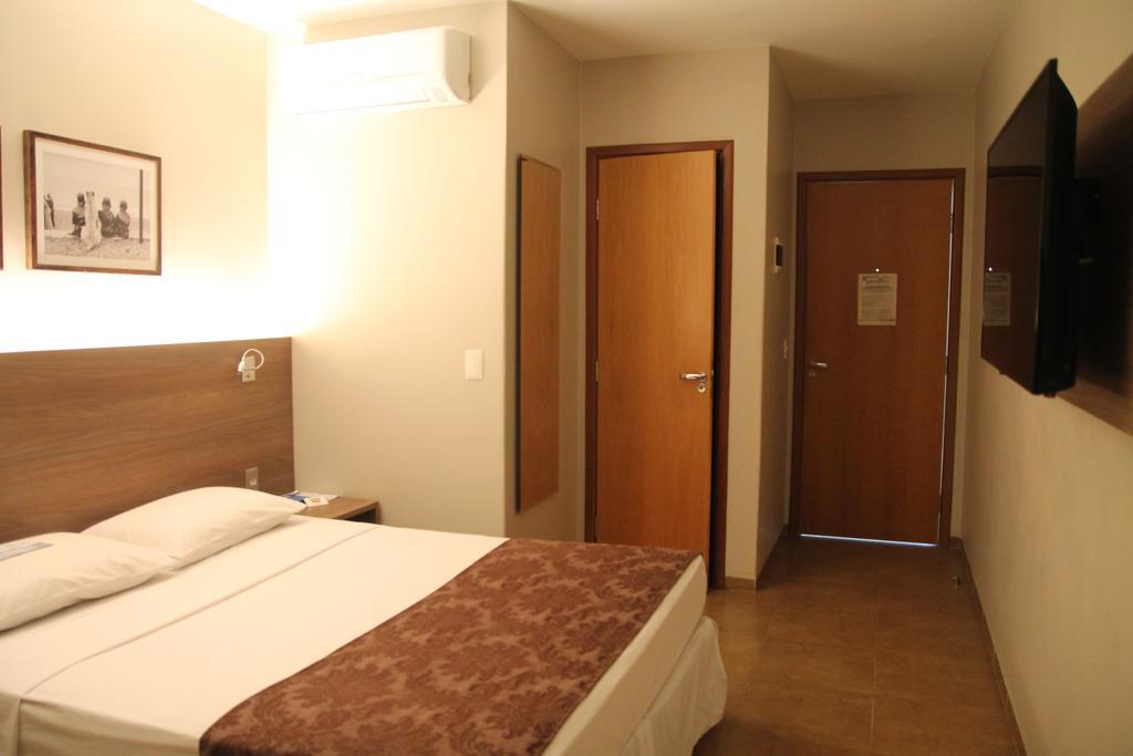Orion Hotel Itumbiara Kültér fotó